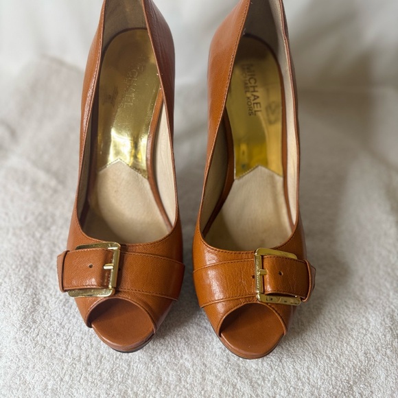 Michael Kors Tan Leather Heels with Buckle Detail - Picture 1 of 11